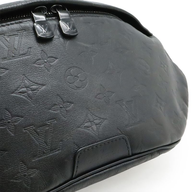 Louis Vuitton Monogram Shadow Discovery Bum Bag PM Waist Pouch Body — view 9