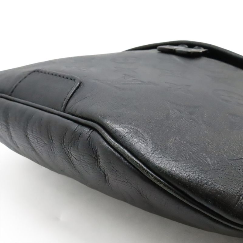Louis Vuitton Monogram Shadow Discovery Bum Bag PM Waist Pouch Body — view 3