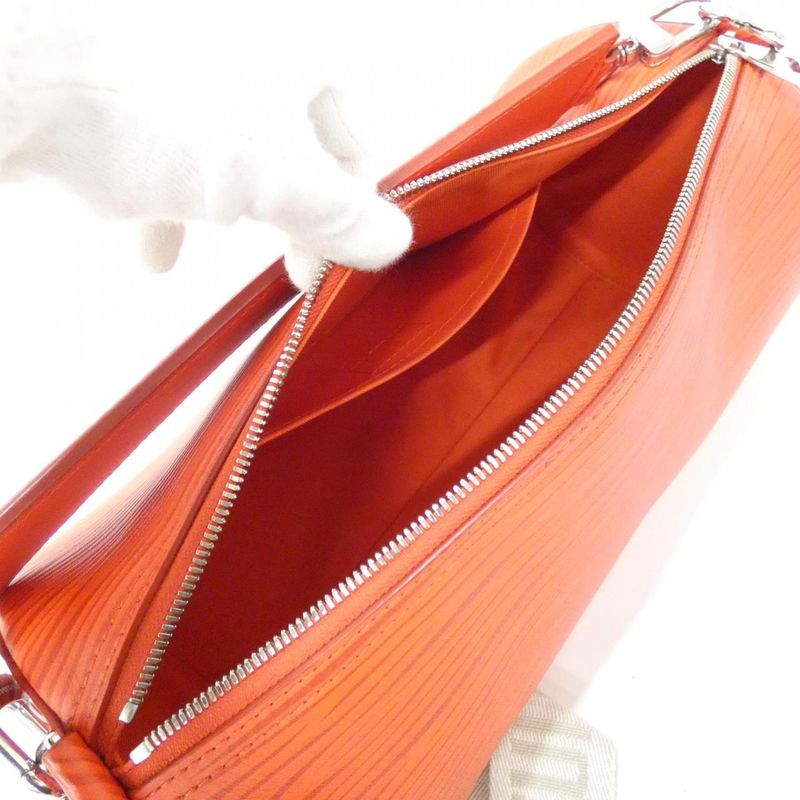 Louis Vuitton Epi XL Soft Porochon Shoulder Bag — view 6