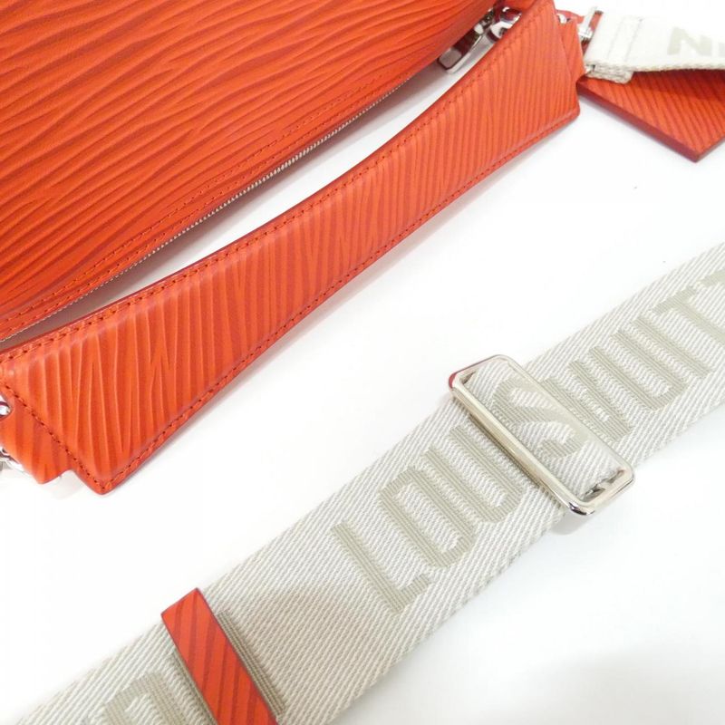 Louis Vuitton Epi XL Soft Porochon Shoulder Bag — view 5