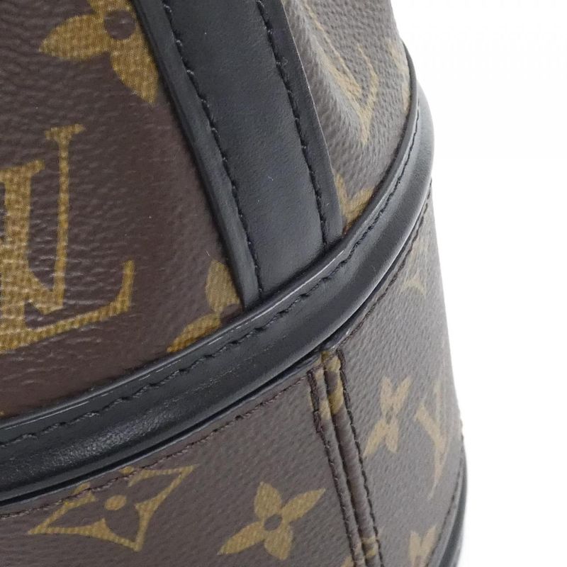 Louis Vuitton Monogram Canoe Shoulder Bag — view 4