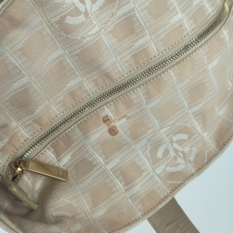Chanel Tote New Travel GM Beige Canvas Leather Shoulder Bag — view 7