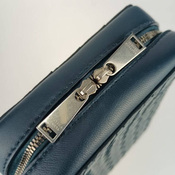 Bottega Veneta Shoulder Bag Crossbody Intrecciato Small The Valve — view 6