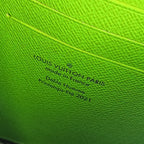 Louis Vuitton Exhibit Shoulder Bag Soft Trunk Phone Box — view 9