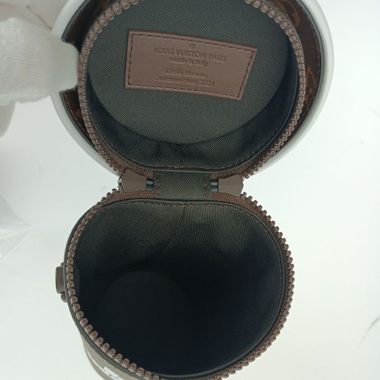 Louis Vuitton Exhibit Shoulder Bag Everyday Coffee Cup — view 7