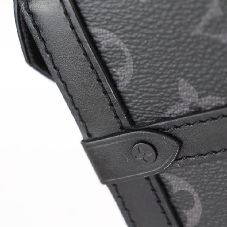 Louis Vuitton Vertical Trunk Wearable Wallet Shoulder Bag Leather Black — view 8