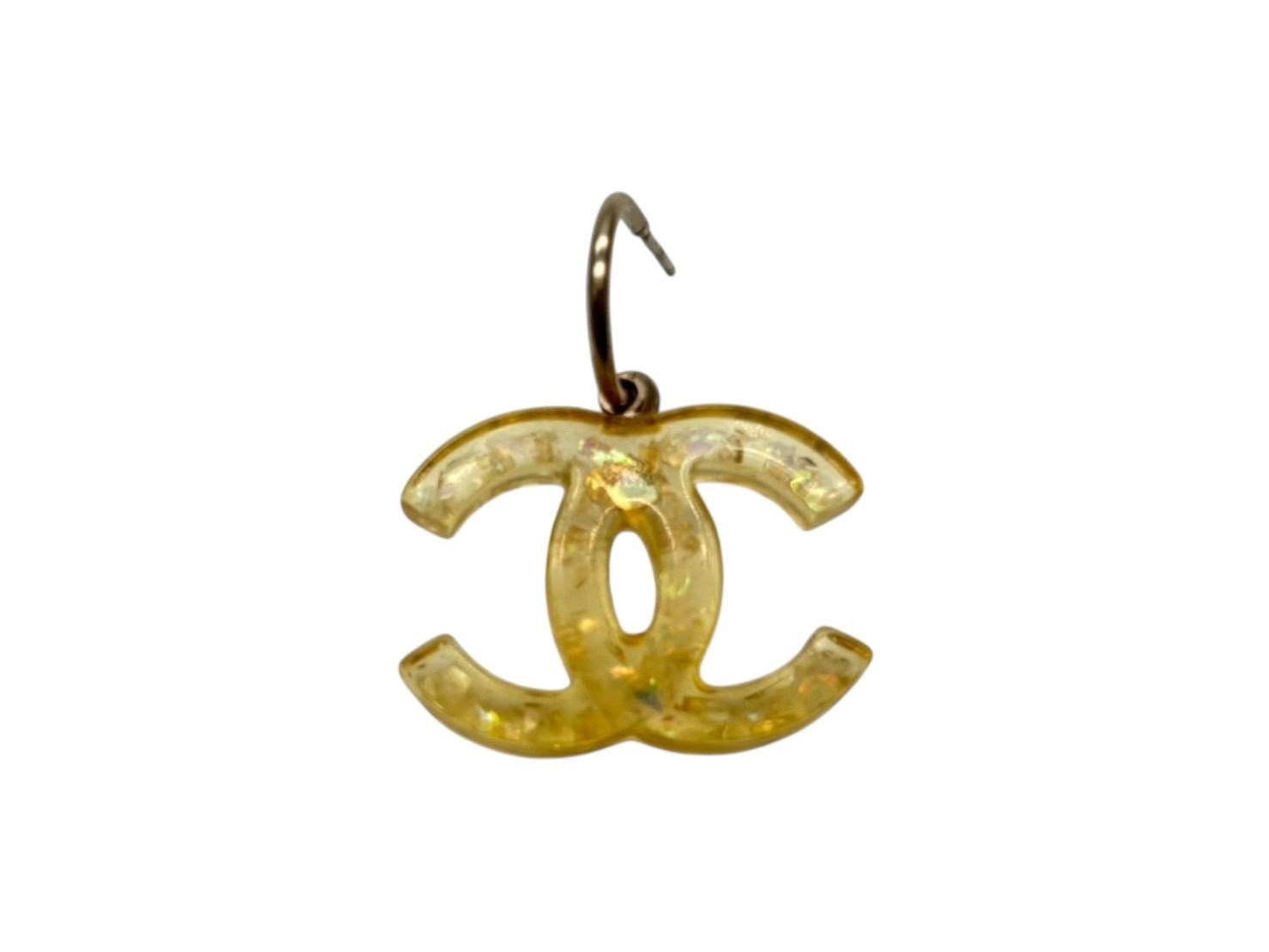 Chanel CC Logo Dangling Earrings 08 Resin Glitter Clear Yellow — view 2