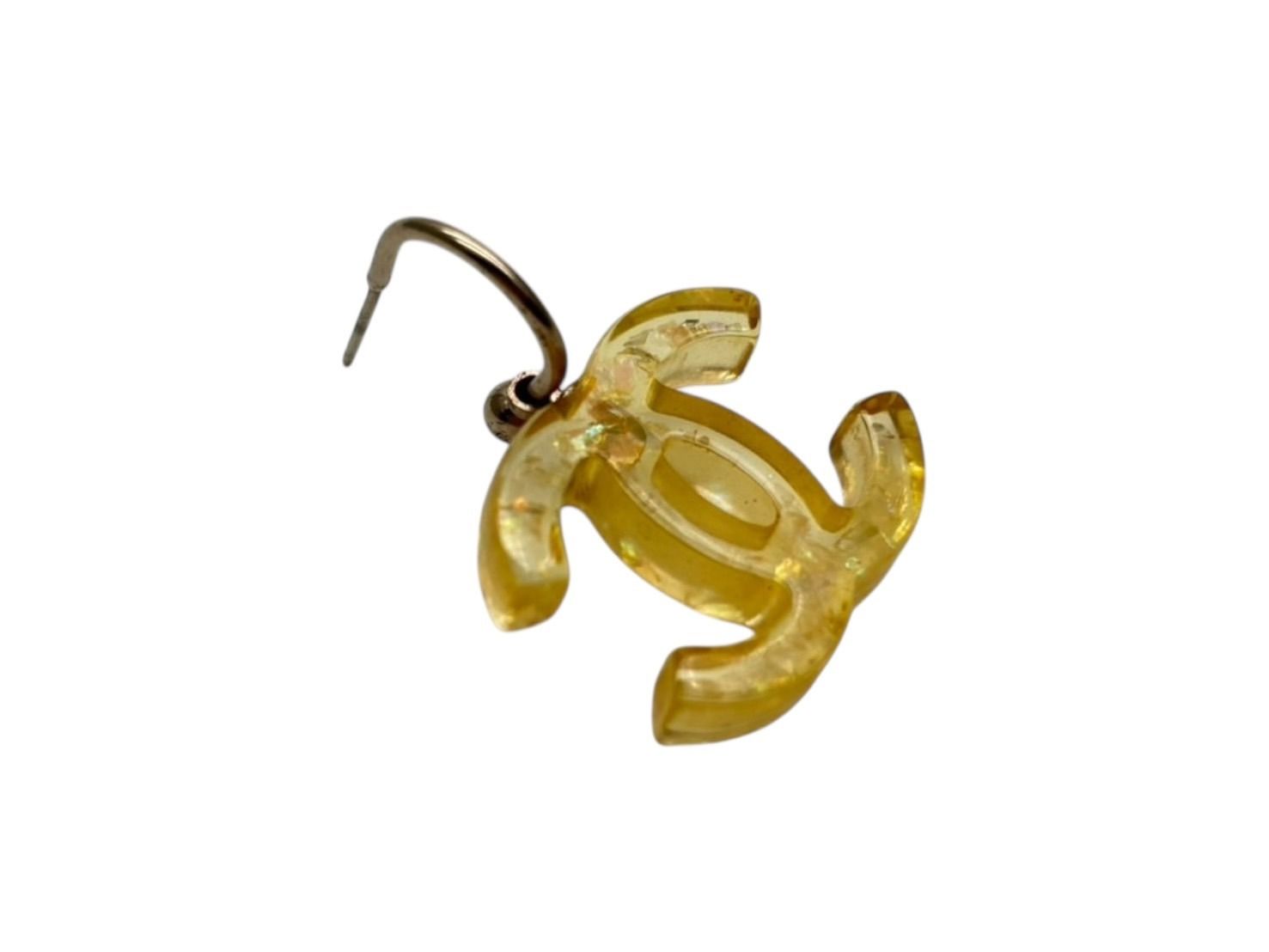 Chanel CC Logo Dangling Earrings 08 Resin Glitter Clear Yellow — view 4