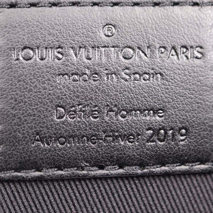 Louis Vuitton Pochette A4 Clutch Bag Leather Black Rainbow Taiga — view 9