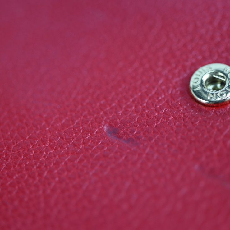 Louis Vuitton Portefeuille Lock Me Long Wallet Leather Ruby Red — view 9