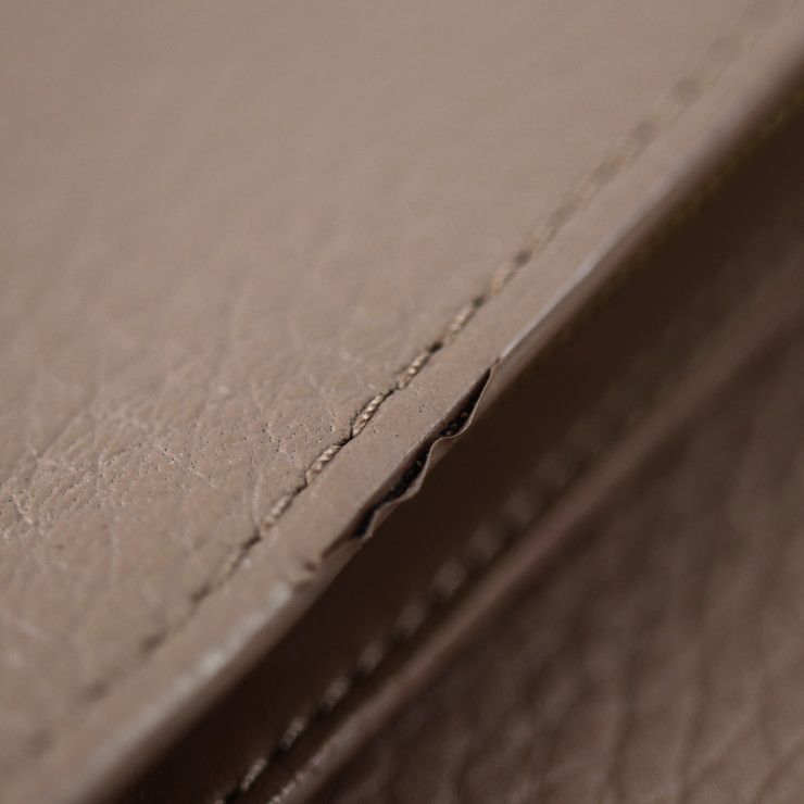 Louis Vuitton Portefeuille Capucines Long Wallet Taurillon Leather Taupe — view 5
