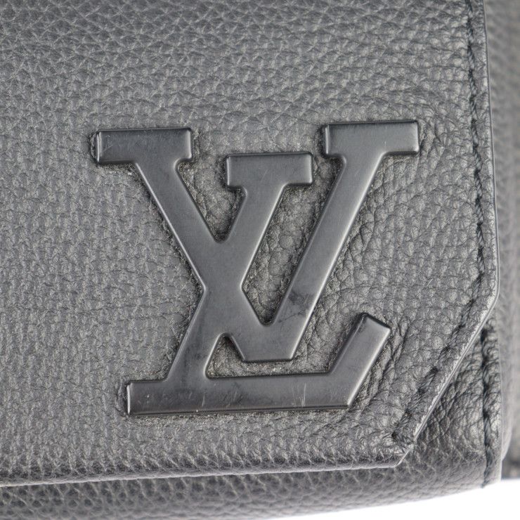 Louis Vuitton Take Off Suring Body Bag Grain Leather Noir Black Logo — view 4