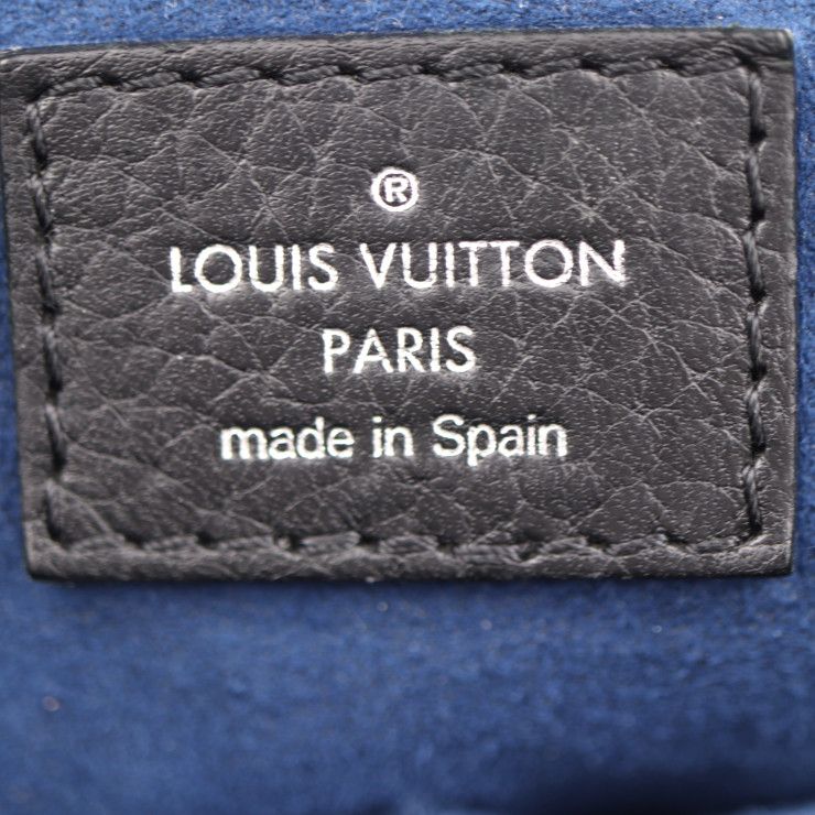 Louis Vuitton Alma Nd Messenger PM Shoulder Bag Taurillon Leather Black — view 9