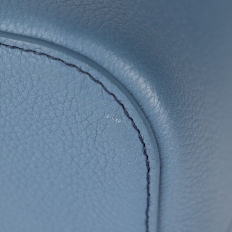 Louis Vuitton Lock Me Bucket Handbag Taurillon Leather Blue Jean Silver — view 6