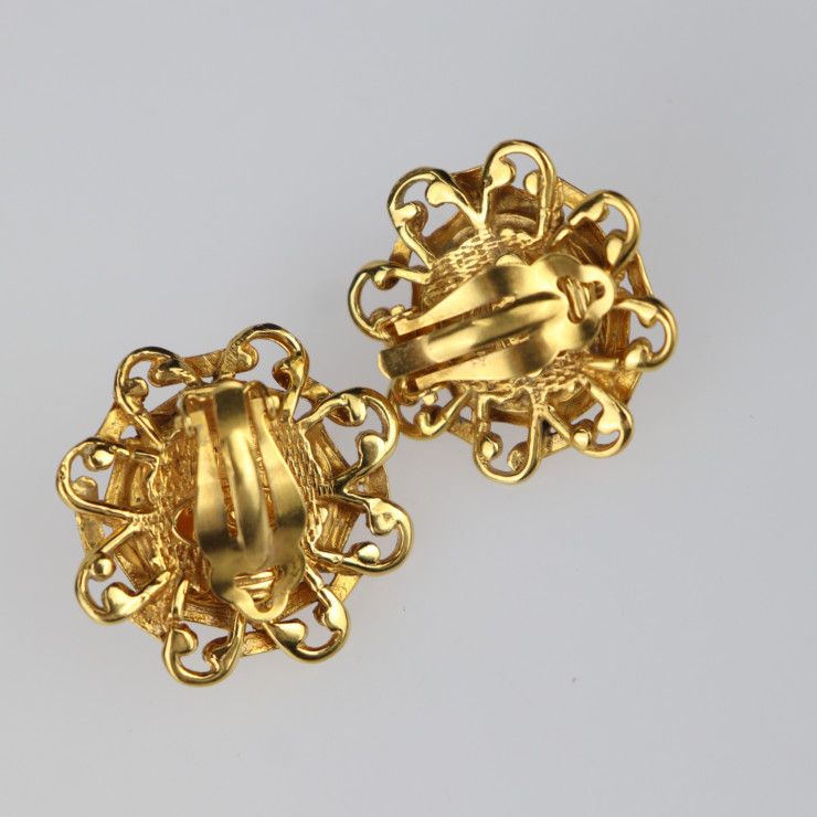 Chanel Gripoix Round Earrings Metal Bijoux Gold Red With Clip Vintage — view 4