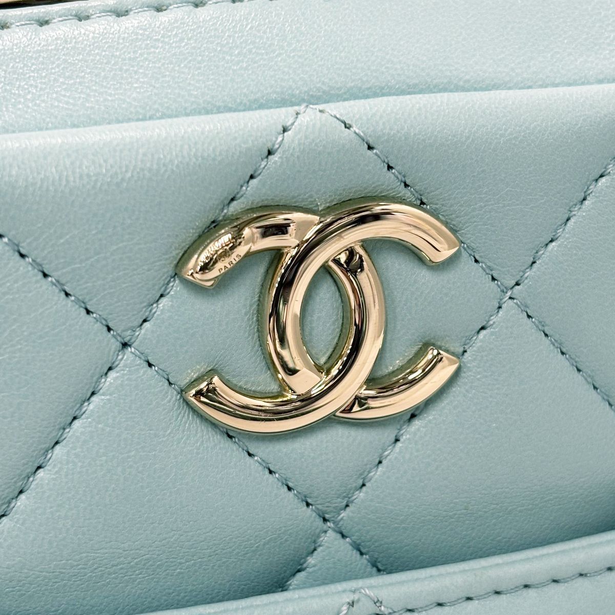 Chanel Quilted Chain Shoulder Bag Lambskin Trendy CC Mizuiro Champagne Gold — view 5