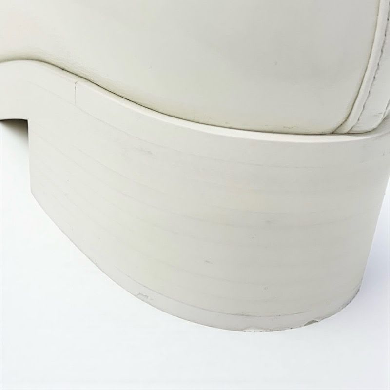 Chanel Loafer Leather Shoes White Gold Coco Mark — view 9