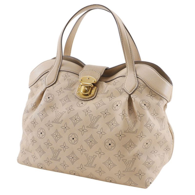 Louis Vuitton Sealth PM Monogram Mahina Opal Beige Ar1101 Handbag — view 2
