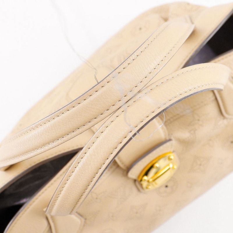 Louis Vuitton Sealth PM Monogram Mahina Opal Beige Ar1101 Handbag — view 5