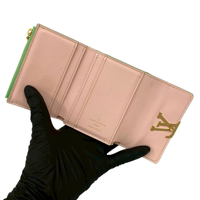 Louis Vuitton Portefeuille Capucines XS Leather — view 7