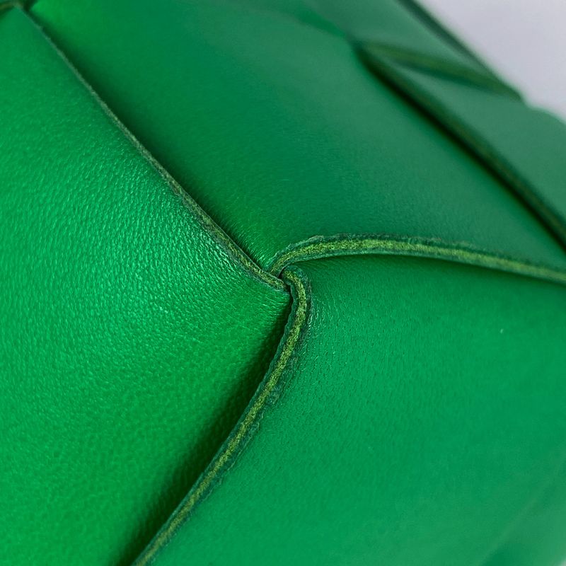 Bottega Veneta Cassette Shoulder Bag Mini Maxi Intrecciato — view 3