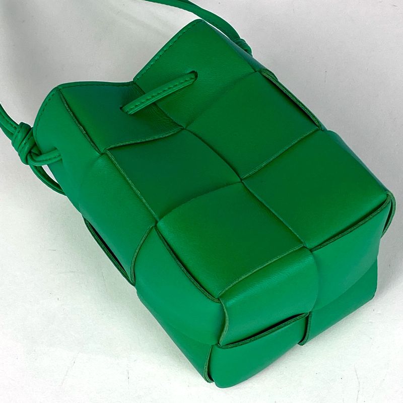 Bottega Veneta Cassette Shoulder Bag Mini Maxi Intrecciato — view 2