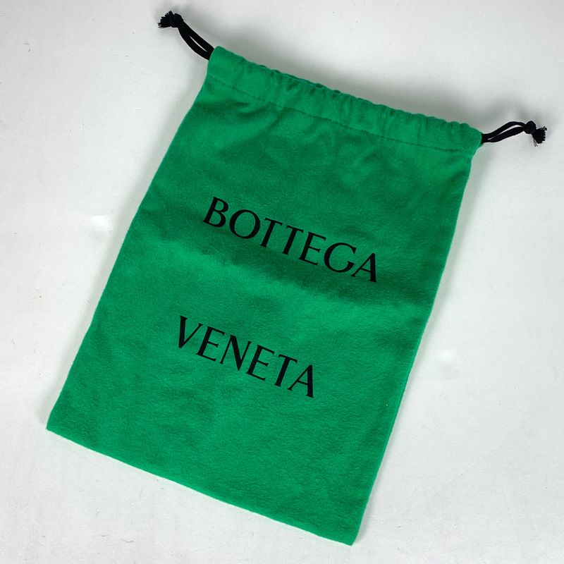 Bottega Veneta Cassette Shoulder Bag Mini Maxi Intrecciato — view 8