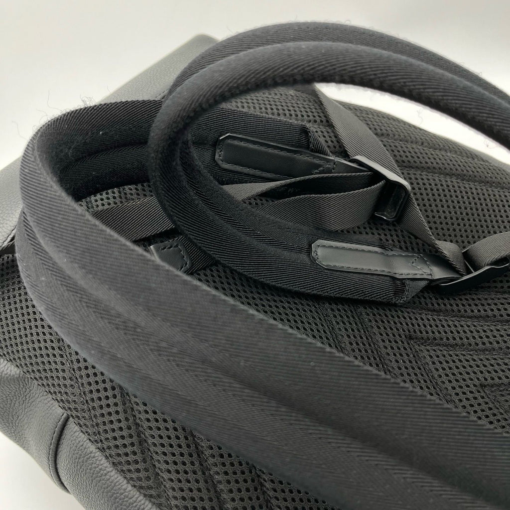 Louis Vuitton LV Aerogram Pilot Sling Bag Leather Noir Black — view 6