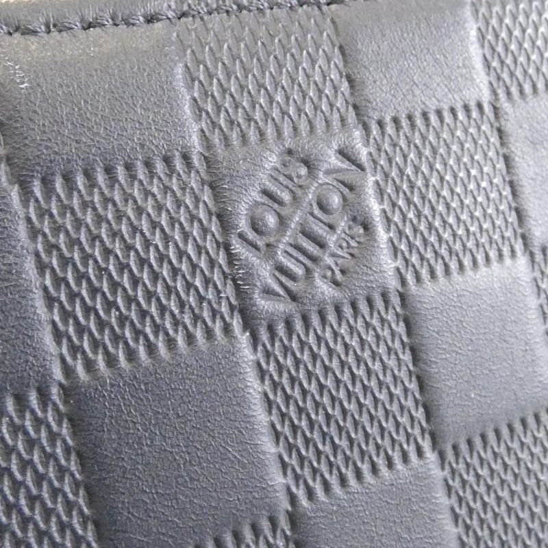 Louis Vuitton Damier Infini Discovery Messenger PM Shoulder Bag — view 4