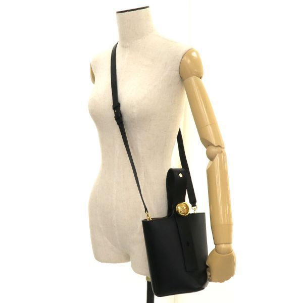 Loewe Pebble Bucket Bag Mini Aanbbbmx 01 — view 9