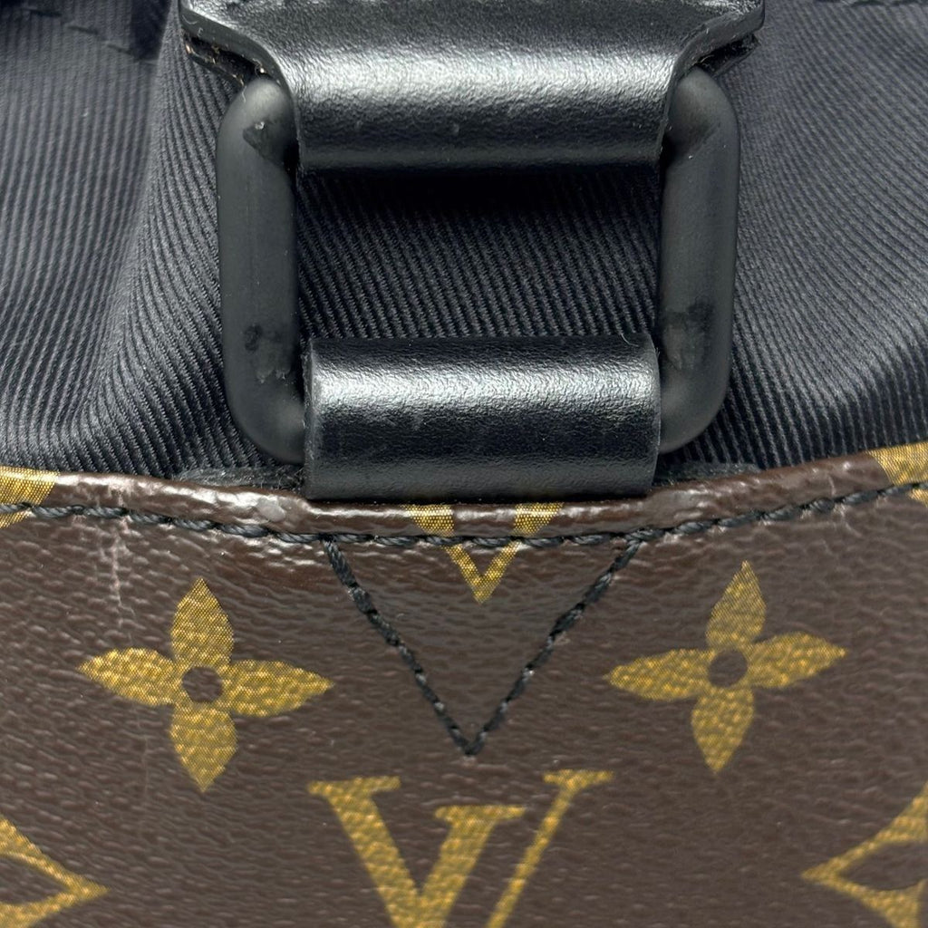 Louis Vuitton Shoulder Bag Monogram Chokes — view 5