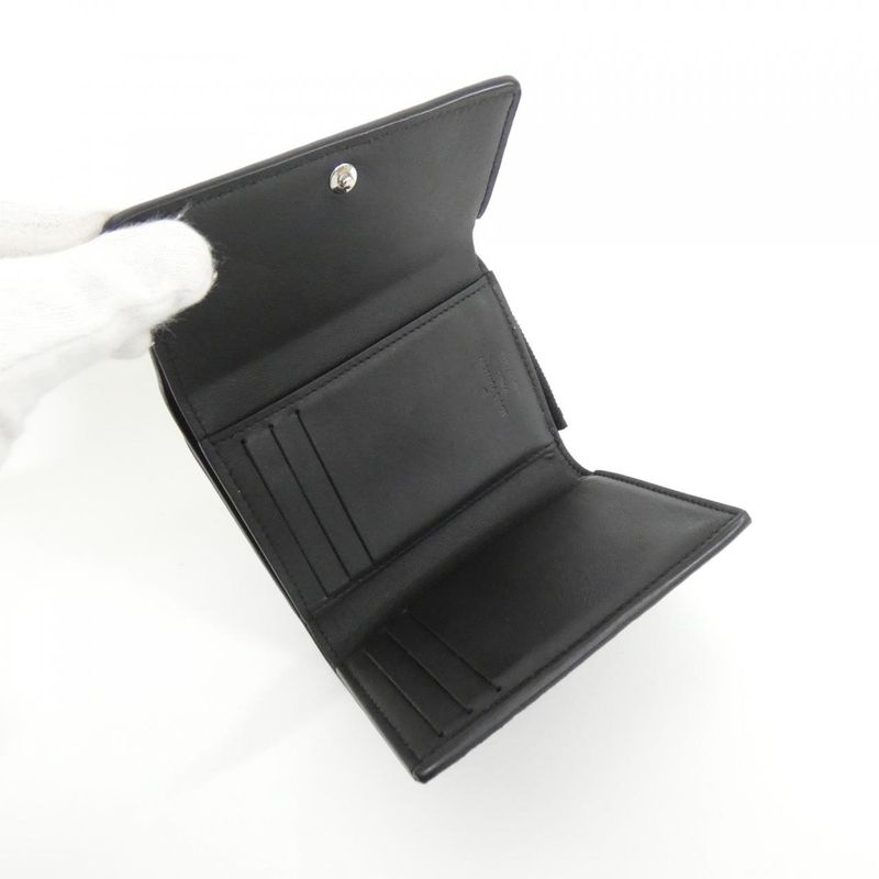 Louis Vuitton Taurillon Monogram Portefeuille Pilot Wallet — view 4