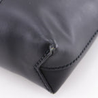 Gucci Messenger Bag GG Supreme Canvas Black Shoulder — view 5