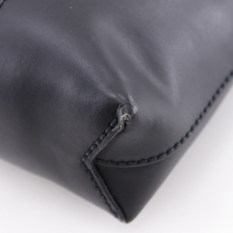Gucci Messenger Bag GG Supreme Canvas Black Shoulder — view 5