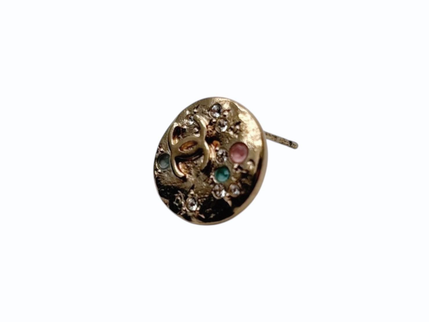 Chanel CC Logo Round Earrings 16 Rhinestone Color Stone Gold Metal — view 4
