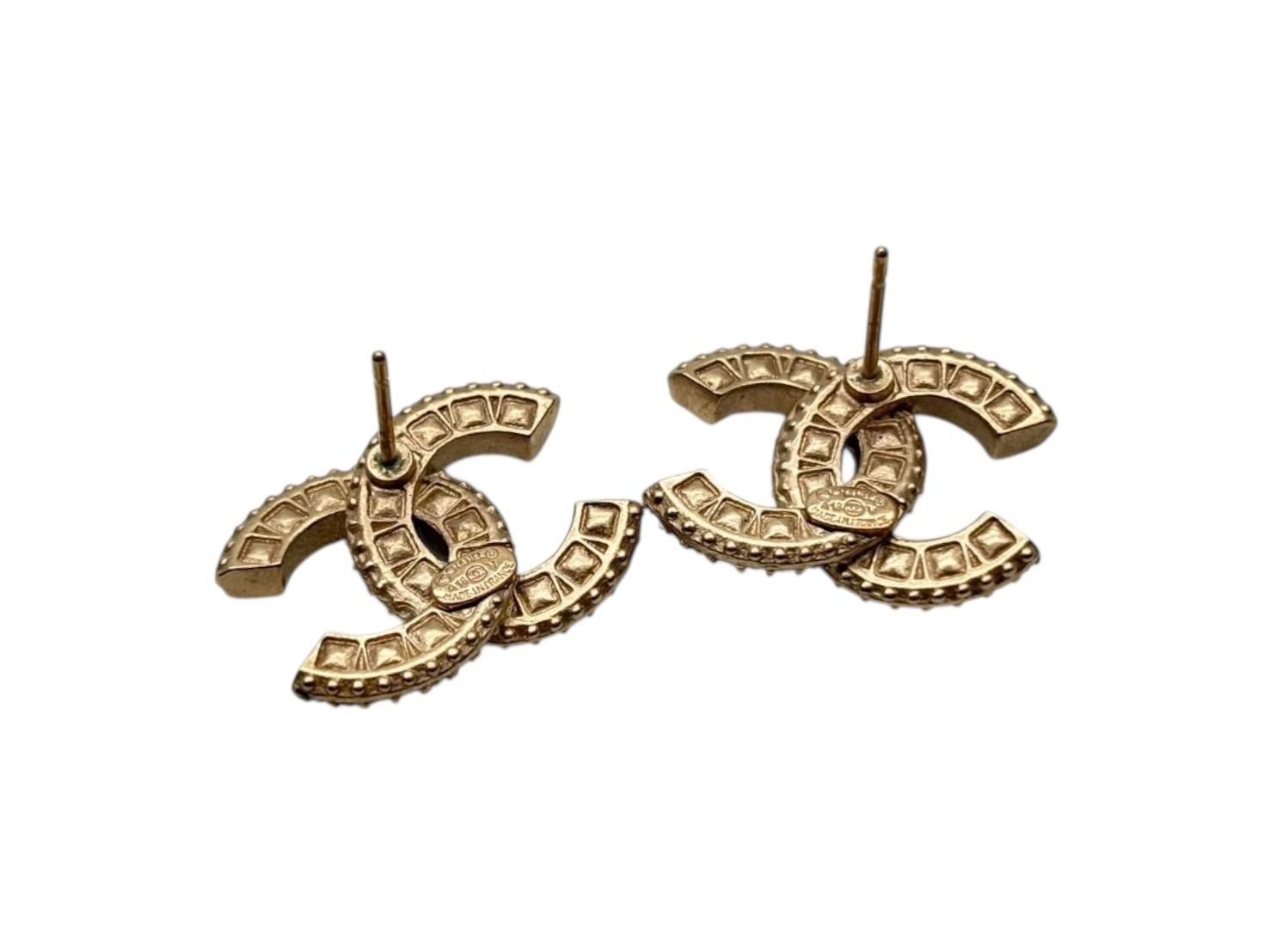 Chanel CC Logo Earrings Rhinestone Gold Plated — view 6