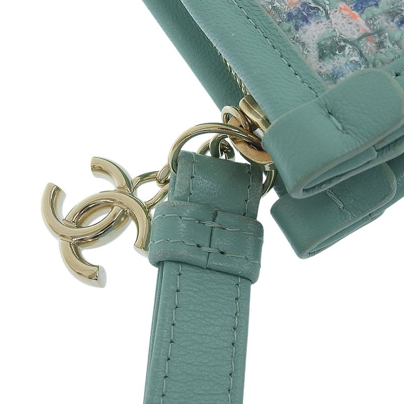 Chanel Clutch Tweed Light Bag — view 4