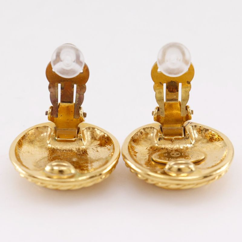 Chanel Coco Mark Vintage Gold Plated 93 P 23.8 g Earrings — view 5