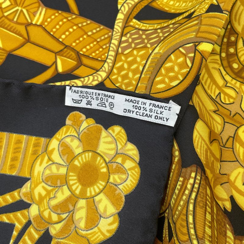 Hermes Scarf Silk Carre 90 Armets En Panache Feather Helmet Gold Black — view 7