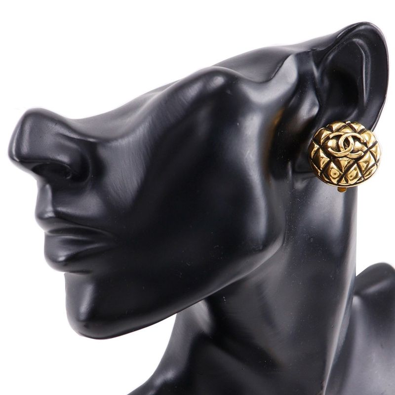 Chanel Coco Mark Quilted Vintage Gold Plated 25 23.6 g Earrings — view 3