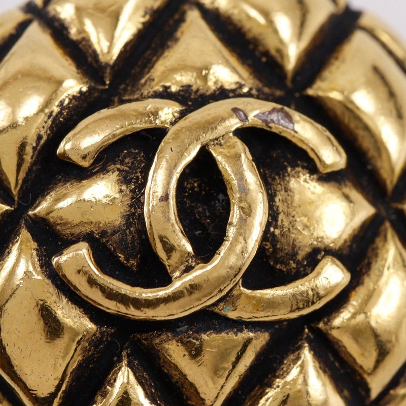 Chanel Coco Mark Quilted Vintage Gold Plated 25 23.6 g Earrings — view 7
