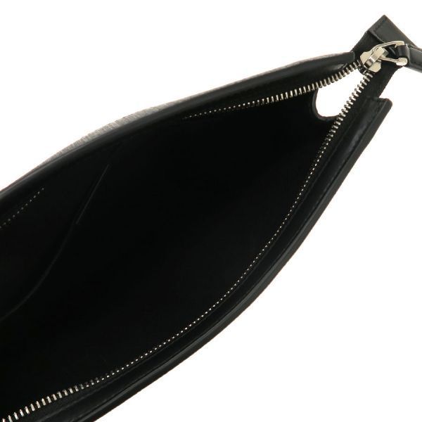 Gucci GG Supreme Clutch Bag — view 2