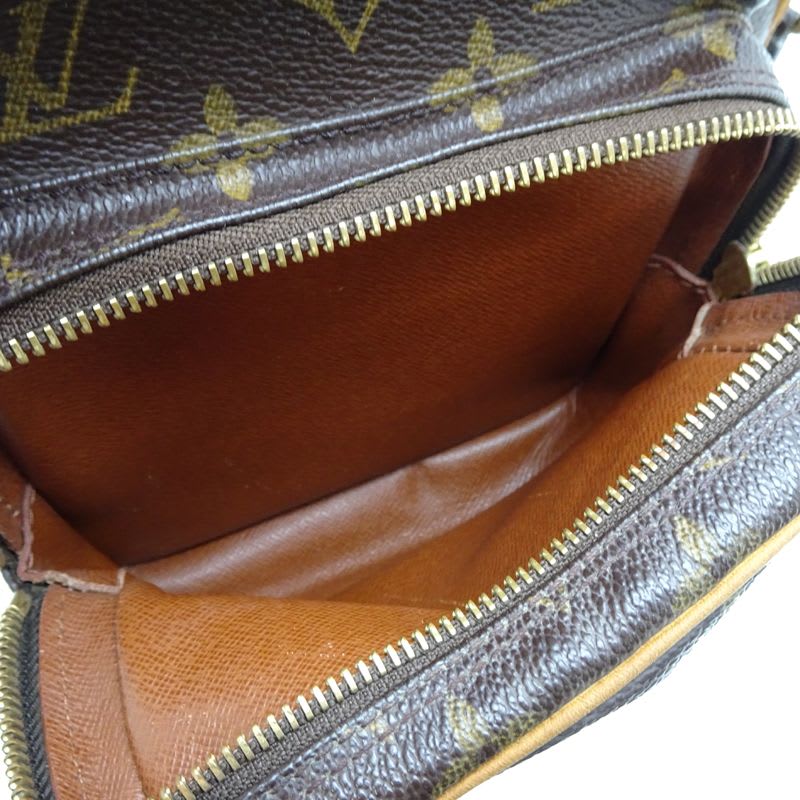 Louis Vuitton Shoulder Bag — view 8