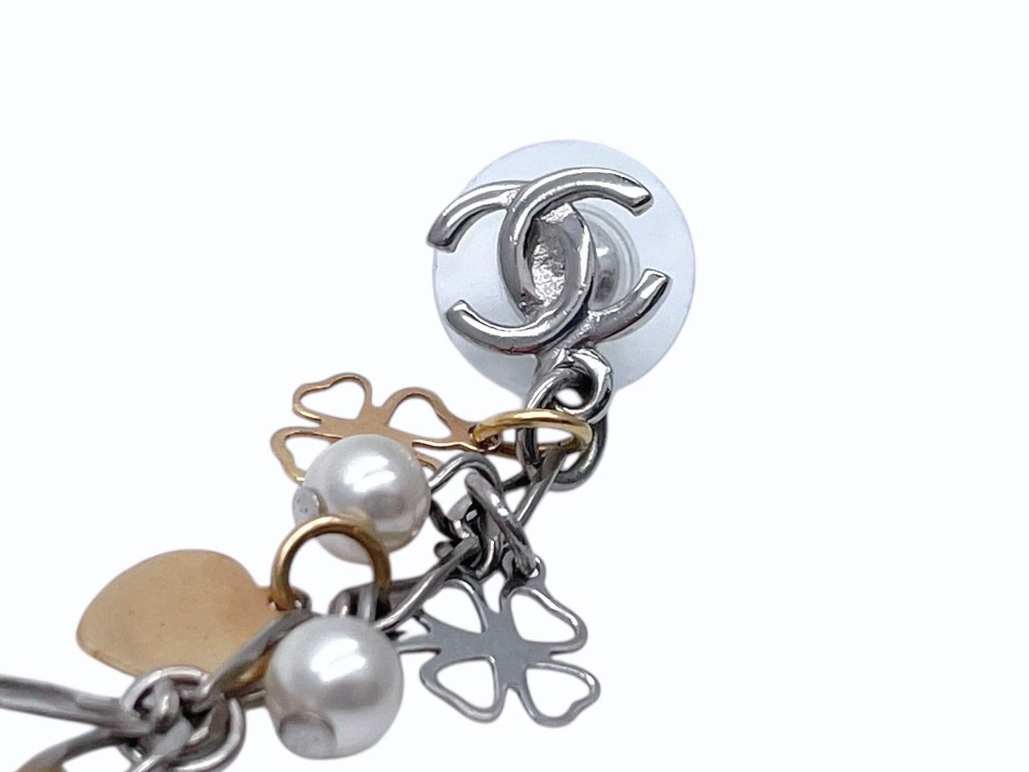 Chanel Drop Earrings 06 CC Logo Clover Heart Faux Pearl — view 4