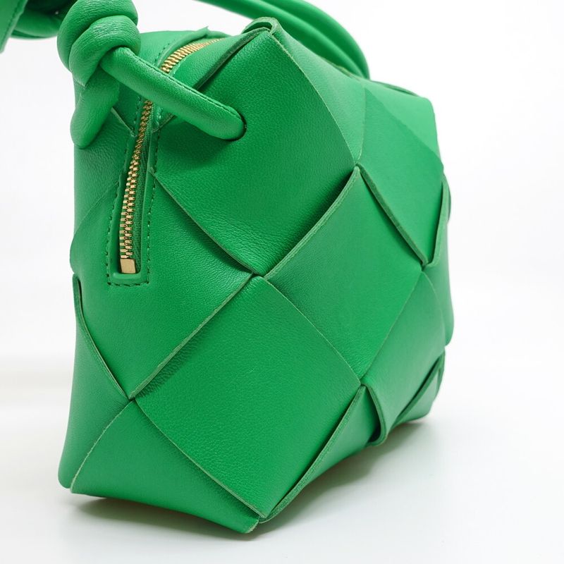 Bottega Veneta Cassette Camera Bag Intrecciato Shoulder RFID — view 3