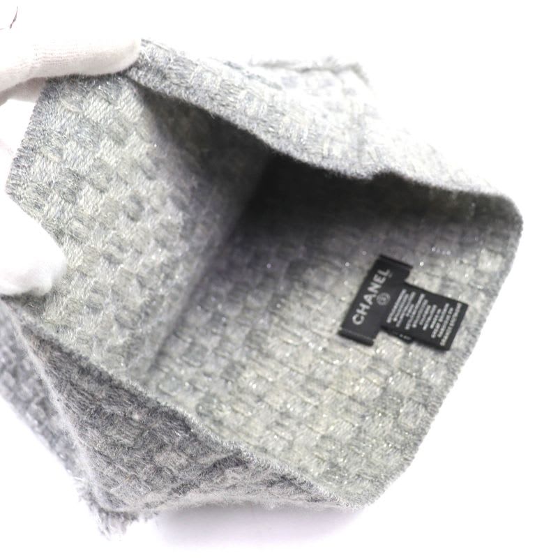 Chanel 16 B Cashmere Coco Mark Fringe Design Lame Thread Beanie Knit Cap — view 8
