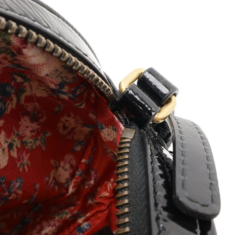 Gucci Game Patch Logo Shoulder Bag Pochette Crossbody Patent Leather Rubber — view 8