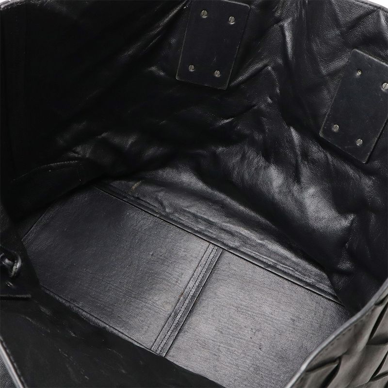 Bottega Veneta Maxi Intrecciato Tote Bag Leather Black With Pouch — view 5