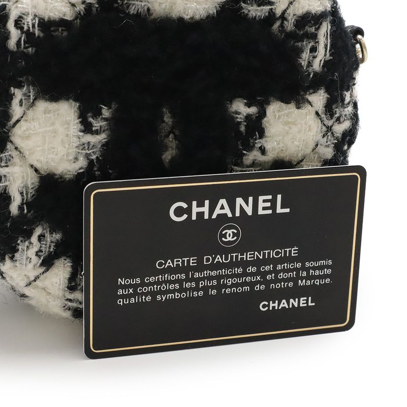 Chanel Round Chain Shoulder Pochette Shape Houndstooth Tweed Shearling Ivory — view 9