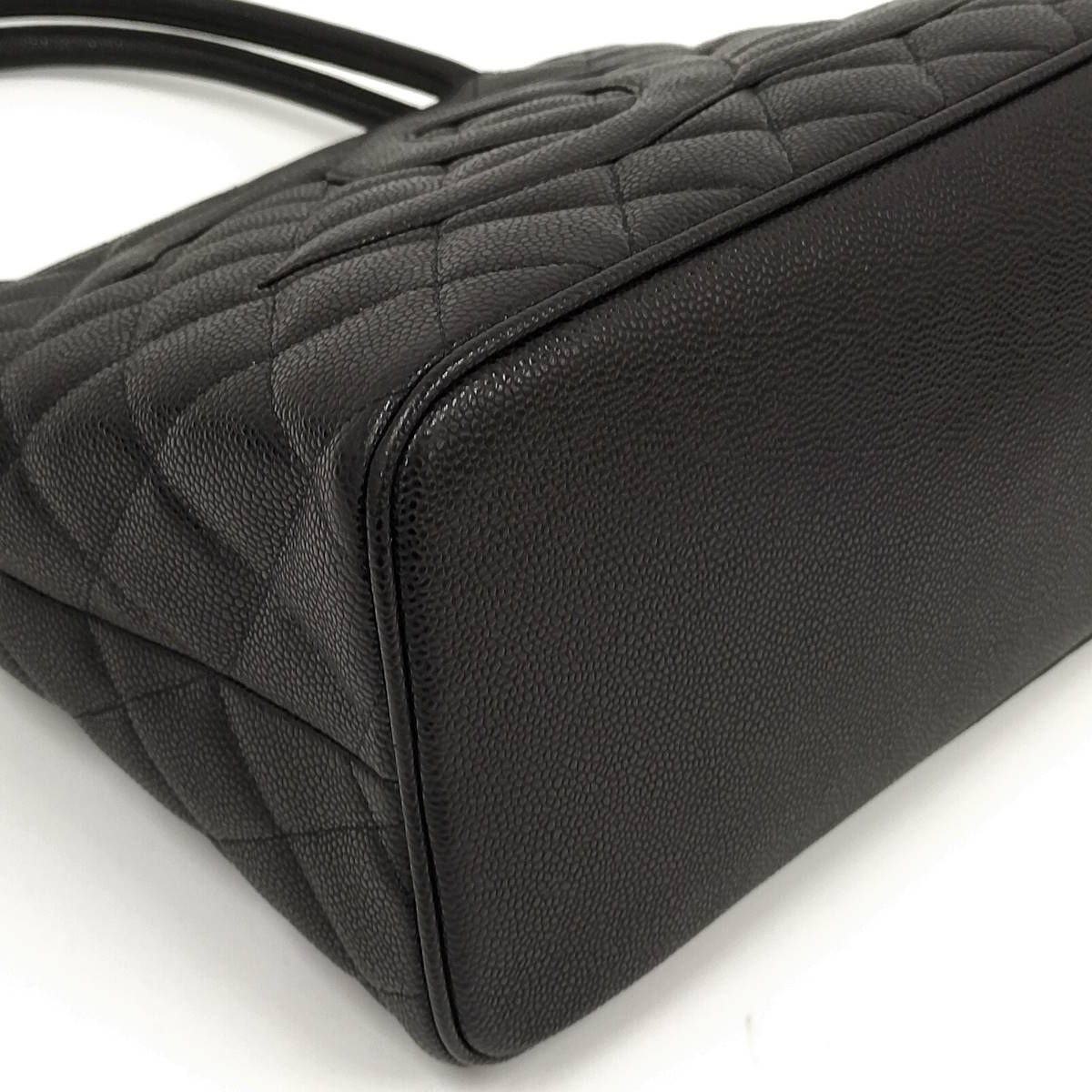 Chanel Tote Bag Medallion Caviar Leather Gold Hardware Black — view 4